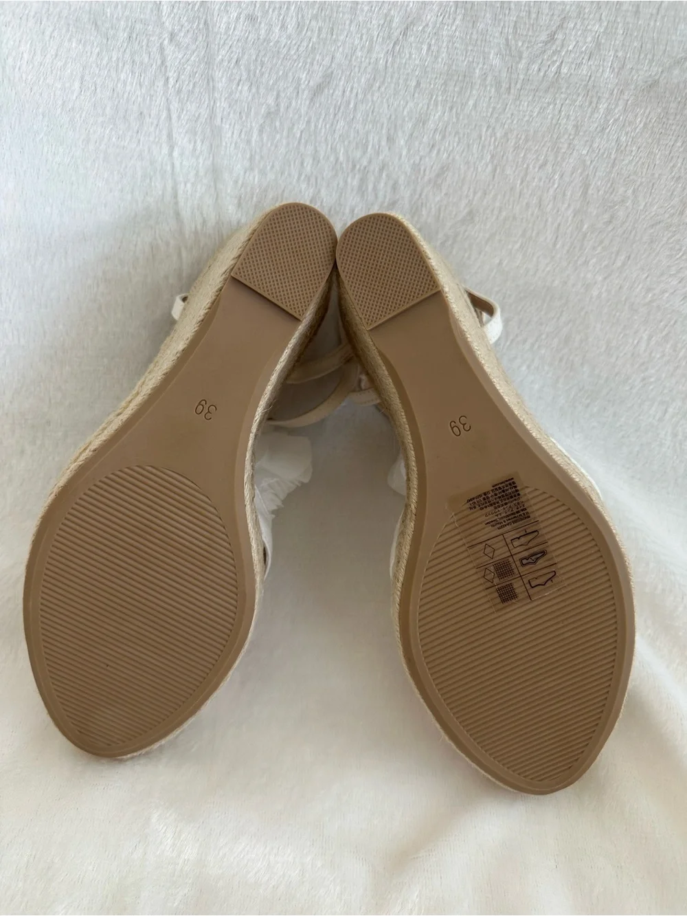 H&M White Canvas 3D Tulle Flower Bridal Summer Espadrille Wedge Sandals Sz 8